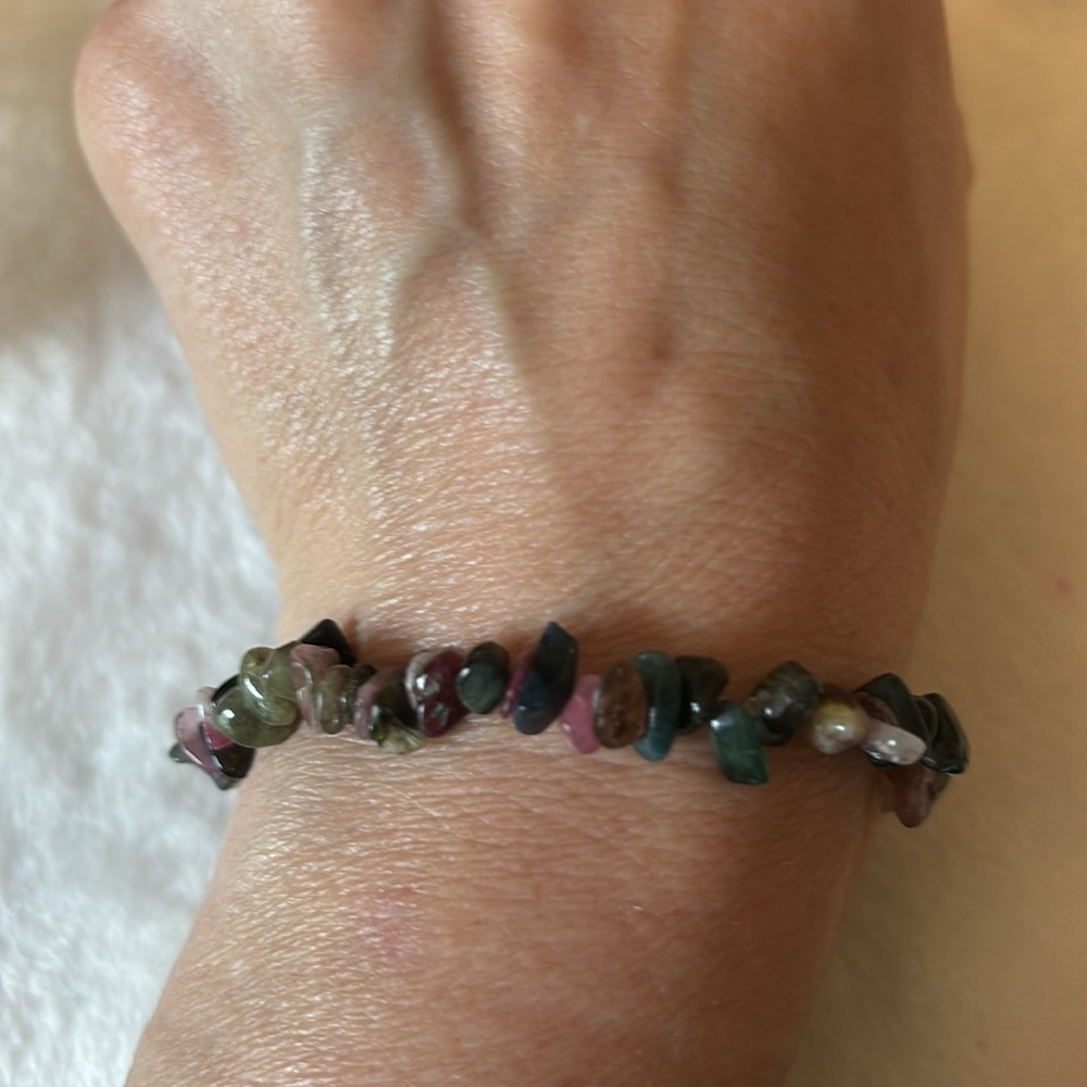 Natural Rainbow Tourmaline Chip Bracelet - Picture 2 of 3